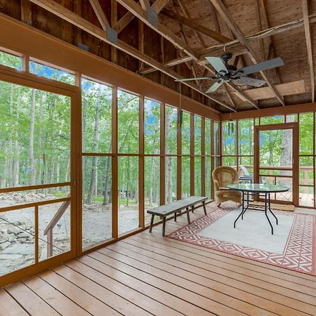 Secluded W Hot Tub, Fire Pit, Deck & Updated Wifi Great Cacapon Exteriör bild